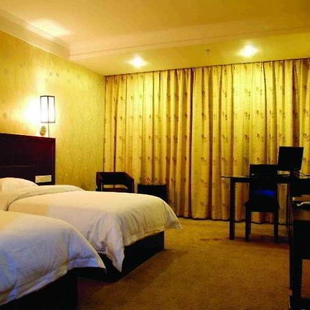 One Plus One Business Hotel Гуанджоу Екстериор снимка